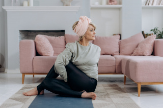 Yoga voor ouderen: een geweldig middel om vitaal te blijven
