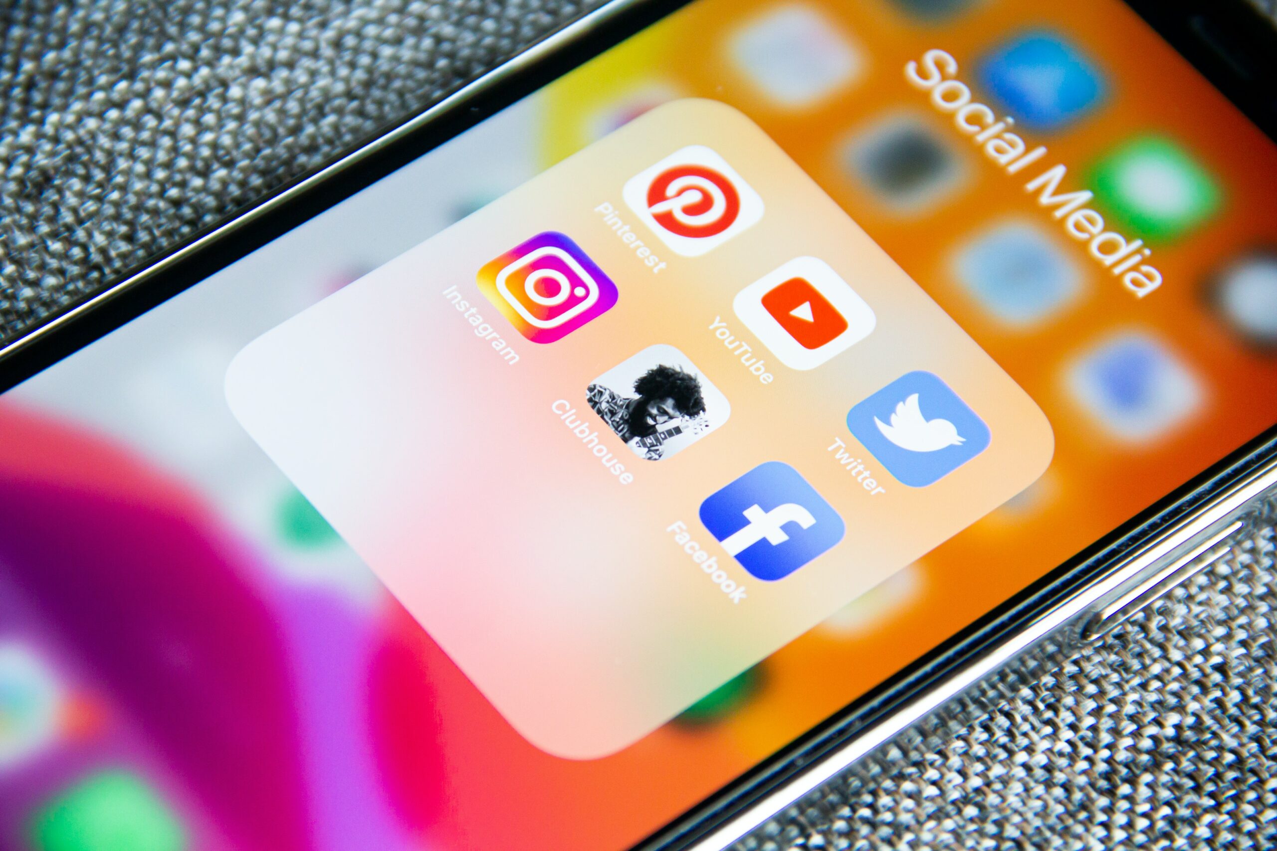 Zo herkent u oplichters op social media