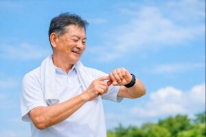 man met beste alarm horloge ouderen